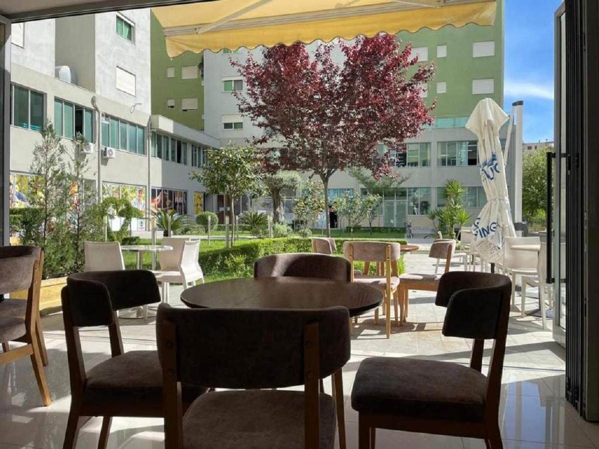Mike Apartment Vlore Bagian luar foto