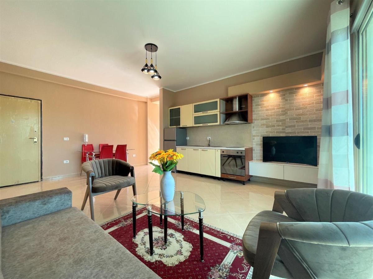 Mike Apartment Vlore Bagian luar foto