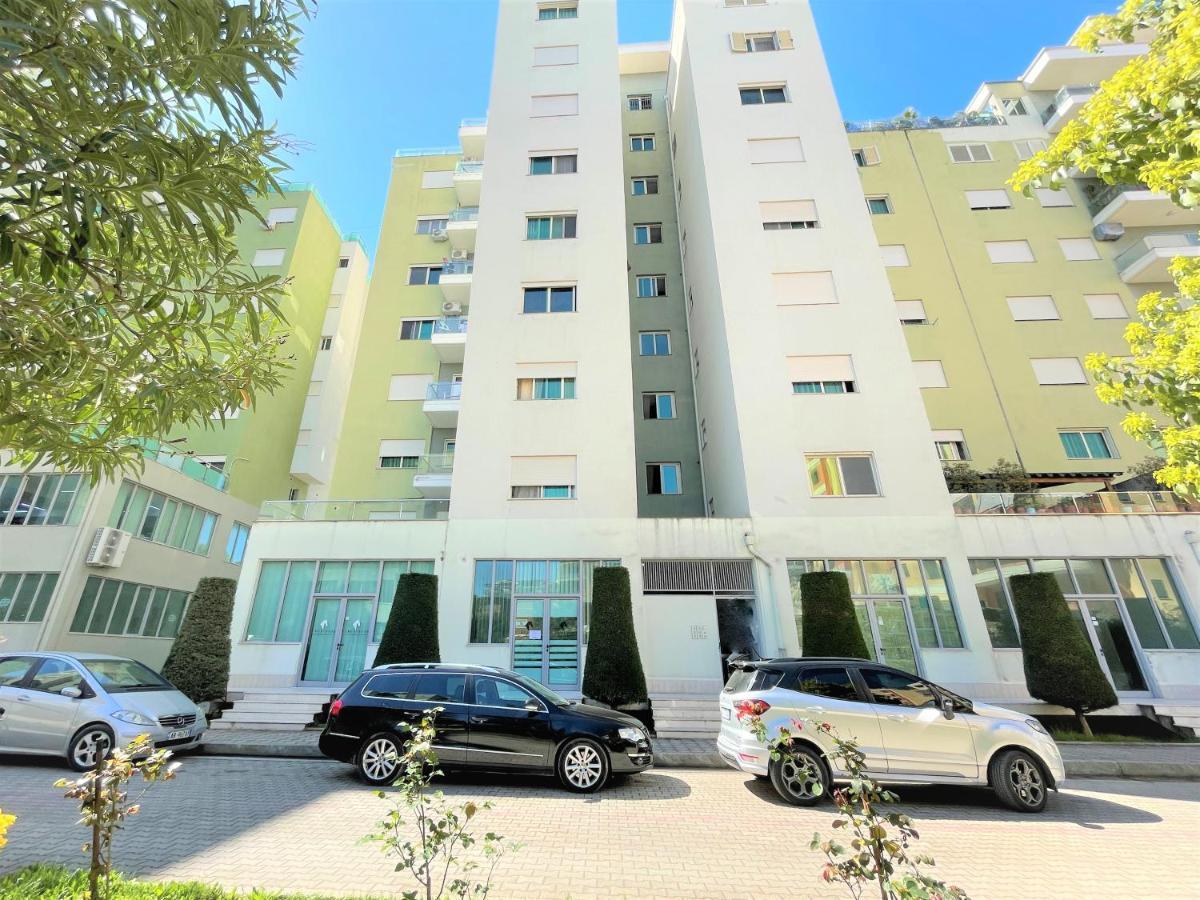 Mike Apartment Vlore Bagian luar foto